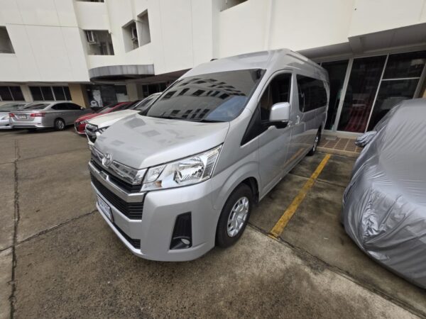 รถเช่าพร้อมคนขับ Toyota All-new 12 seats